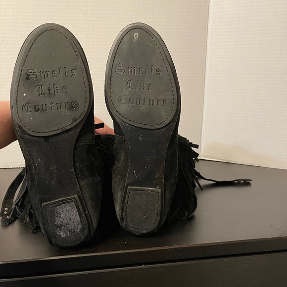 Juicy Couture womens black suede moccasin boots with fringe - Picture 4 of 5